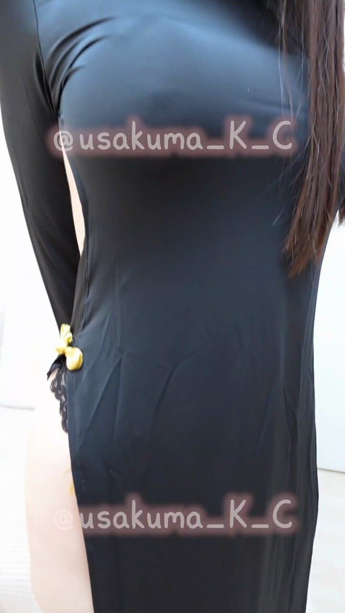 服の上からでもわかるくらいいやらしい体をしてるたまらないハレンチ女